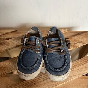 Old Navy denim boat shoes kids size 5